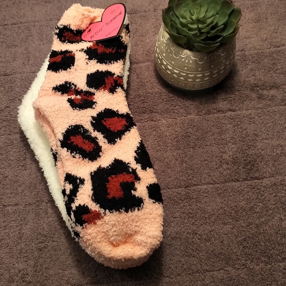 🆕Betsey Johnson Cozy Plush Crew Socks - 3 PACK - Picture 3 of 7